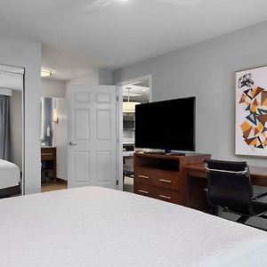 One-Bedroom King Suite